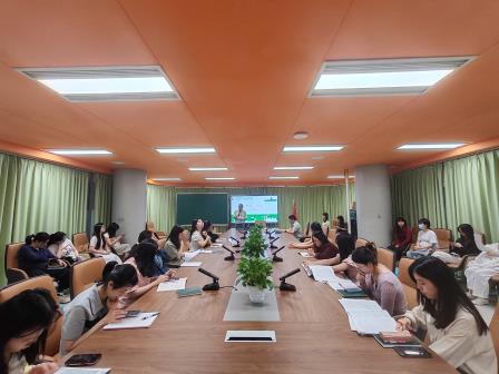 赋能成长，筑梦未来 ——翠竹外国语实验学校竹跃共进社助力教师专业化发展