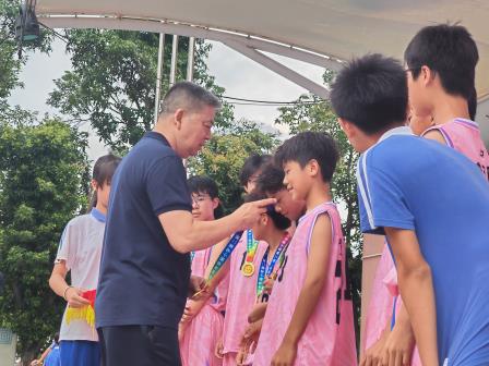 华丽小学六年级班级篮球赛圆满落幕