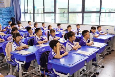 牢记党的教导，争做强国少年--深圳市凤光小学开展少先队入队前教育活动