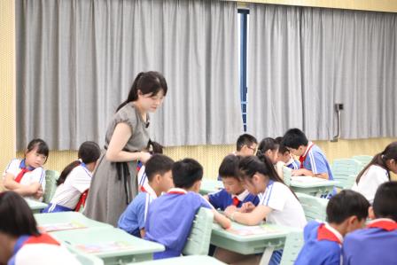 信息技术加持 赋能智慧教育 ——深圳市桂园教育集团红桂小学开展教育信息化“双区”实验校成果展示活动