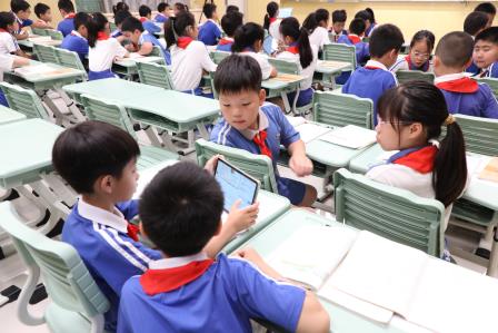 信息技术加持 赋能智慧教育 ——深圳市桂园教育集团红桂小学开展教育信息化“双区”实验校成果展示活动