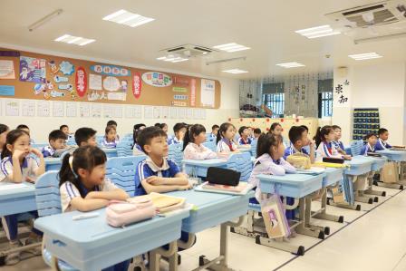 劳动最光荣，致敬劳动者 ——深圳市翠北实验小学第12周主题班会