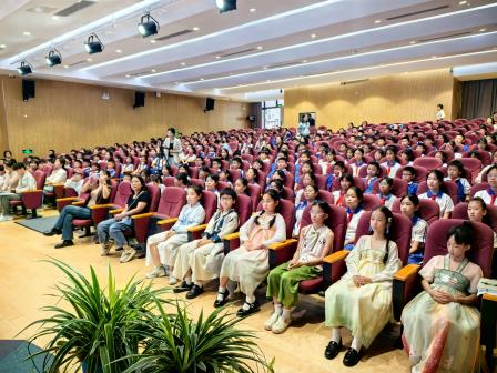 飞花令里绽诗华，赛场之上展风采 ——翠北实验小学第三届校园飞花令诗词大赛