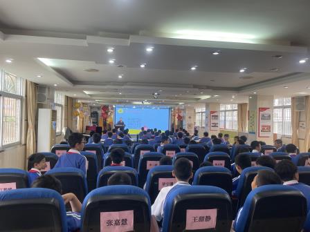 深圳市笋岗小学开展五年级青春期健康教育专题讲座