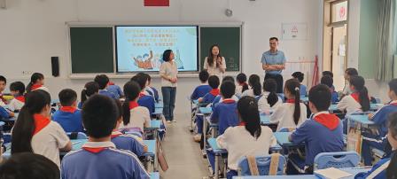 携手同窗，友谊续航——深圳市东晓小学开展六年级心理健康教育活动