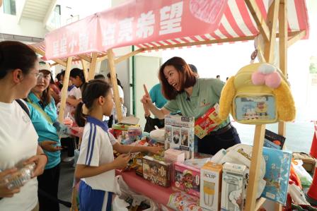 “益”路童行 Fun享春日——深圳市罗湖未来学校首届义卖嘉年华圆满落幕！