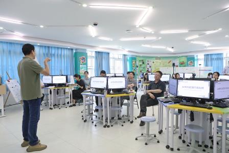 信息科技“人机协同・素养共生”主题课程 ——“AI 时代旅行规划师”之“旅行开销预算”实践探索