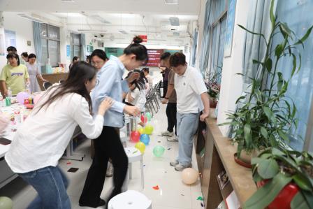 深圳市罗湖区滨河实验中学工会委员会暖心慰问初三教师活动 |凝心聚力同舟济，工会温情暖师心
