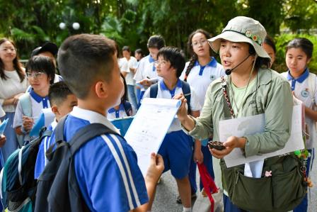 探寻自然诗意 感悟生命韵律——深圳市景贝小学玉兰文学社开展每周半天实践活动