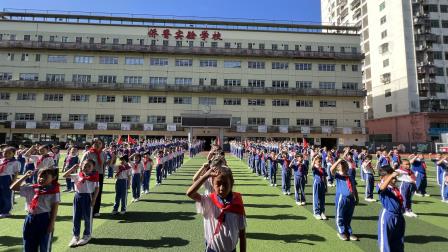 传承红色薪火，启航少年新程——  深圳市罗湖区侨香实验学校举行2025年春季少先队新队员入队仪式
