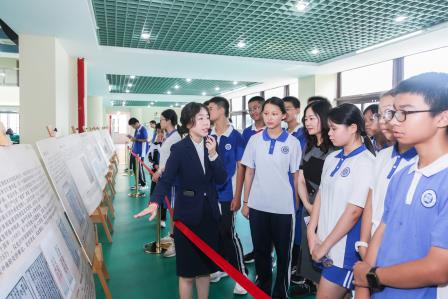 岭南有道藏方册，薪火相传入杏坛 ——深圳博物馆“展览进校园”走进罗湖实验学校