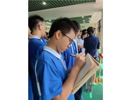 岭南有道藏方册，薪火相传入杏坛 ——深圳博物馆“展览进校园”走进罗湖实验学校