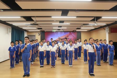 颂国学经典，与圣贤同行 ——布心小学举行国学经典诵读主题升旗仪式