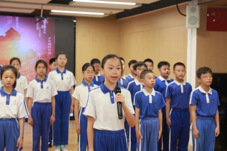 颂国学经典，与圣贤同行 ——布心小学举行国学经典诵读主题升旗仪式