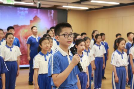 颂国学经典，与圣贤同行 ——布心小学举行国学经典诵读主题升旗仪式