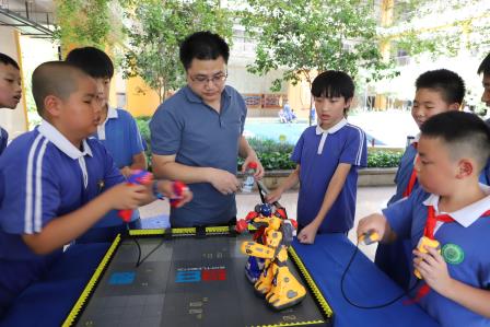 智启未来  科创无界 ——深圳市向西小学举办第六届科技节活动