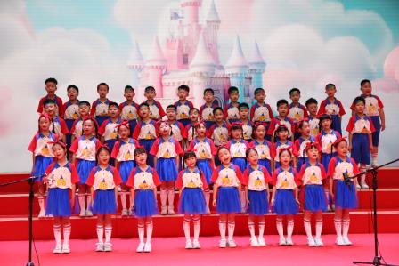 歌声润泽心灵 美育涵养品格——深圳市向西小学举行“班班有歌声·声声润童心”主题合唱活动