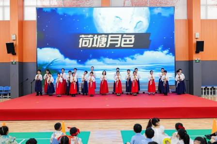 阳光 绽放 歌飞扬——深圳市怡景小学举办2025年盛夏缤纷艺术节暨“班班有歌声”合唱比赛