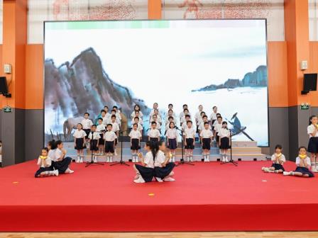 阳光 绽放 歌飞扬——深圳市怡景小学举办2025年盛夏缤纷艺术节暨“班班有歌声”合唱比赛
