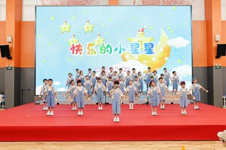 阳光 绽放 歌飞扬——深圳市怡景小学举办2025年盛夏缤纷艺术节暨“班班有歌声”合唱比赛