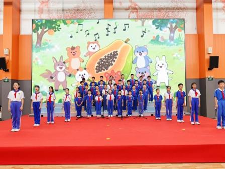 阳光 绽放 歌飞扬——深圳市怡景小学举办2025年盛夏缤纷艺术节暨“班班有歌声”合唱比赛