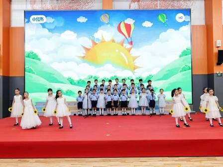 阳光 绽放 歌飞扬——深圳市怡景小学举办2025年盛夏缤纷艺术节暨“班班有歌声”合唱比赛