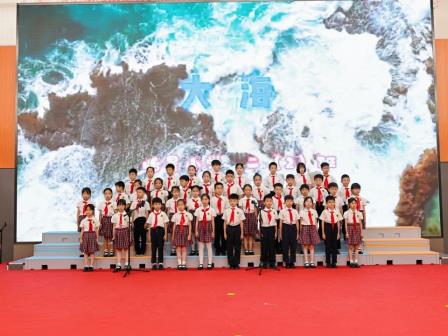 阳光 绽放 歌飞扬——深圳市怡景小学举办2025年盛夏缤纷艺术节暨“班班有歌声”合唱比赛
