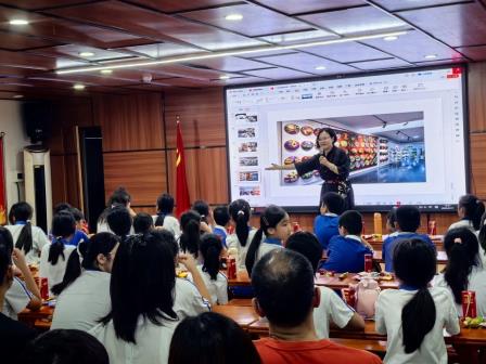 深圳市怡景小学举办“与美好同行”美术书法作品展分享会