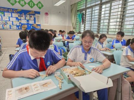 探索科技 筑梦未来 ——深圳市人民小学举办科技手工体验系列活动