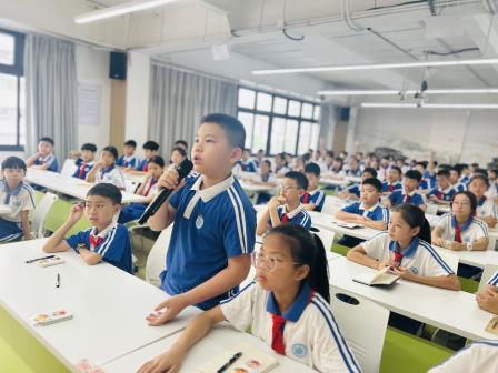 探索学科奇趣，点亮智慧之光 ——湖贝小学开展阅读活动