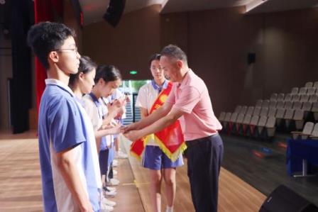 青春起航，励志担当 ——深圳市红桂中学2025年离队入团仪式圆满举行