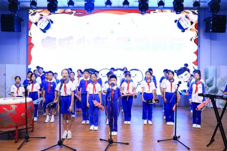 繁花相送时 青春启新章——深圳市仙桐实验小学毕业季主题升旗仪式