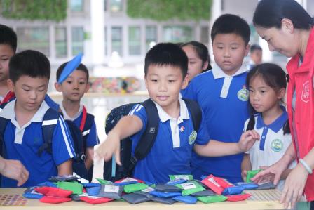 “盒”你一起，“桐”来参与——仙桐实验小学成功举办奶盒回收换享活动