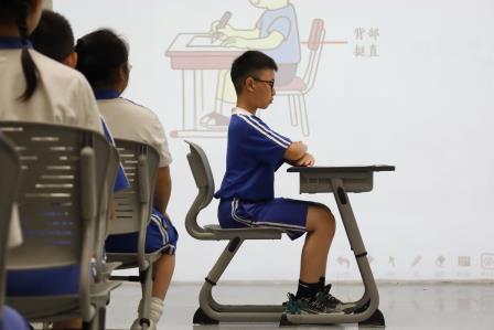 美育·创想岛 | 桌椅高度藏奥秘，实践探究建模型