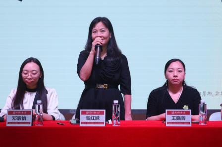 草埔小学召开六年级家长会