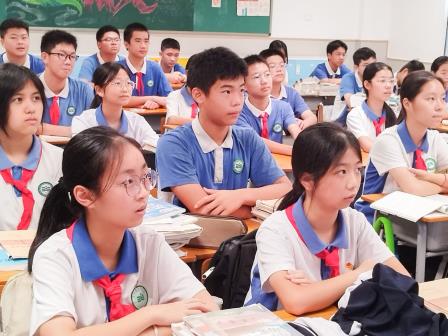 告别红领巾，拥抱新未来——翠园文锦中学举行2025年少先队退队仪式