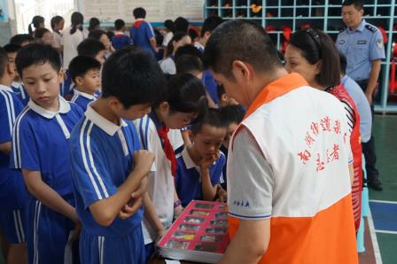 守护阳光少年，共建平安校园 ——罗湖小学联合南湖街道顺利开展禁毒与反诈主题游园活动