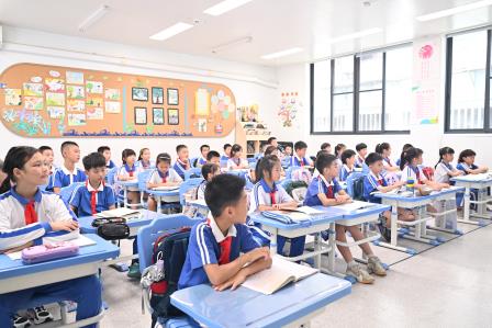 雕琢时光刻度 书写高效篇章 ——翠北实验小学第19周主题班会