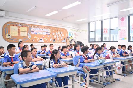 雕琢时光刻度 书写高效篇章 ——翠北实验小学第19周主题班会