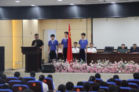 青春接力,使命启航——罗湖区侨香实验学校八年级离队入团仪式顺利举行
