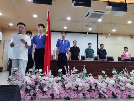 青春接力,使命启航——罗湖区侨香实验学校八年级离队入团仪式顺利举行