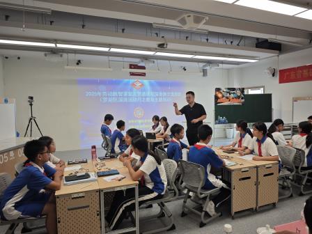 深圳市罗湖区滨河实验中学王诗伟老师示范课亮相2025年劳动“融智课堂”及贯通课程深港交流活动｜深港同心育桃李，融智协力谱新章