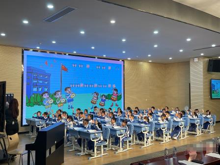 一面锦旗背后的教育温度：“星星的孩子”在罗湖教科院附属学校的成长路