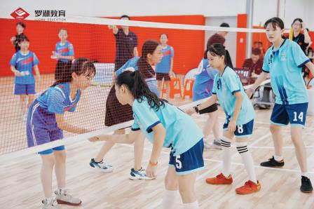 松泉少年毽影翻飞舞英姿 罗湖体教球声激越启新程——深圳市松泉实验学校承办2025 年罗湖区首届中小学生毽球锦标赛