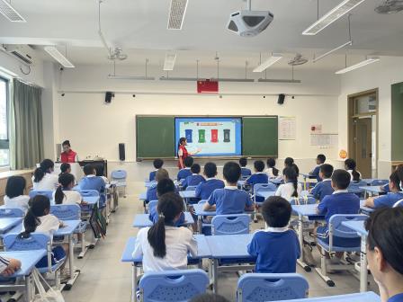 以环保教育为舟    扬实践育人之帆 ——深圳市东晓小学开展垃圾分类志愿宣讲活动