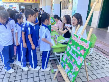新华外国语学校举行一二年级期末“游园乐考”活动：以游戏赋能成长，让期末测评“乐”起来