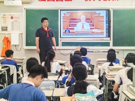 红领巾心向党，青春力筑未来 ——翠园文锦中学开展学习习近平总书记贺信及第九次 少代会精神专题活动