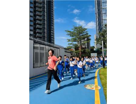 日日奔跑向朝阳  东晓学子展锋芒——东晓小学坚持开展跑操活动