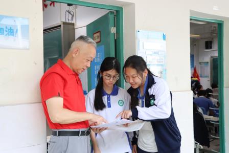 雨中的温暖BUFF！2025年深圳中考首日，翠园文锦中学硬核送考全纪实