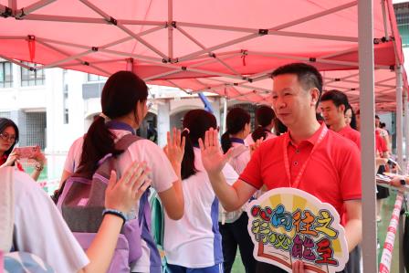 雨中的温暖BUFF！2025年深圳中考首日，翠园文锦中学硬核送考全纪实